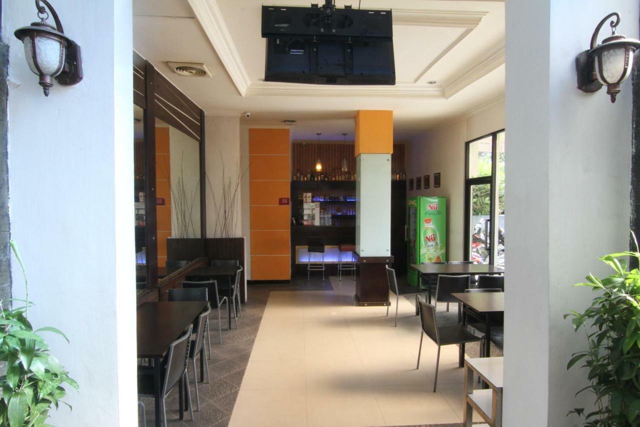 Mira Hotel 반자르마신 외부 사진